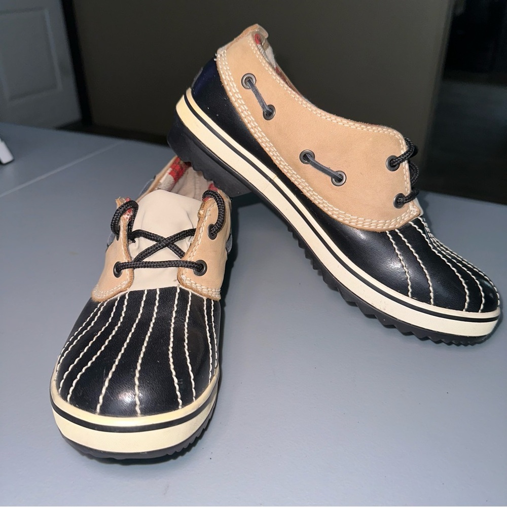 Sorel Red and Tan Plaid Lined‎ Boots - Picture 6 of 8